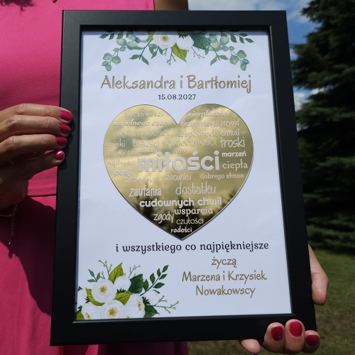 ORYGINALNY POMYSŁ NA PREZENT NA WESELE ramka z sercem z życzeniami