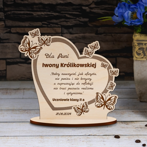 DREWNIANA STATUETKA MOTYLKI upominek dla wychowawcy od klasy