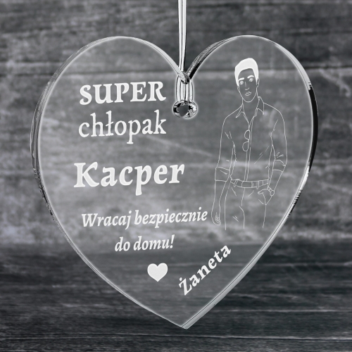 SUPER CHŁOPAK upominek z okazji Dnia Chłopka zawieszka serce imię