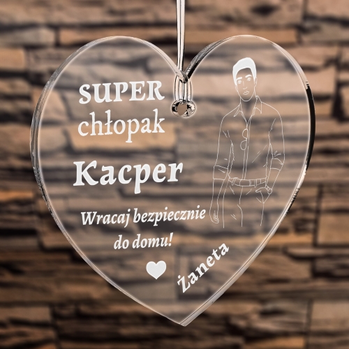 SUPER CHŁOPAK upominek z okazji Dnia Chłopka zawieszka serce imię