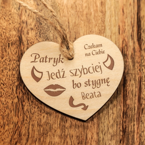 POMYSŁOWY PREZENT DLA CHŁOPAKA zawieszka do auta grawer z imieniem