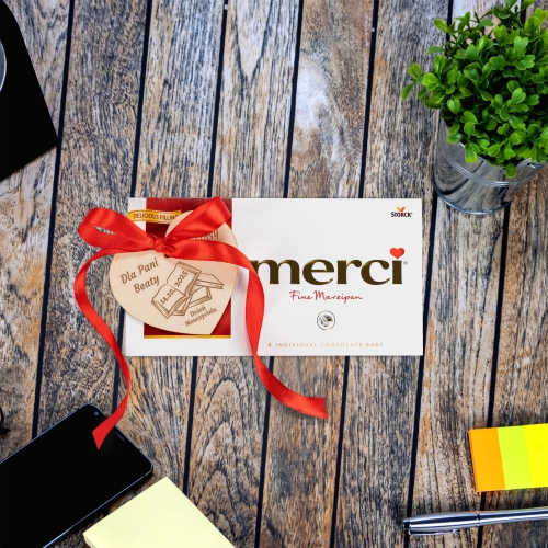 PREZENT DLA NAUCZYCIELA czekolada Merci z sercem z grawerem od klasy