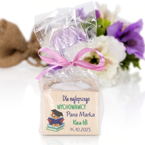 POMYSŁ NA UPOMINEK DLA WYCHOWAWCY świecznik drewno z podpisem