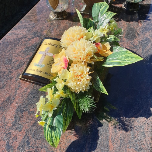 Oryginalna donica księga na grób z nadrukiem + stroik kwiatowy