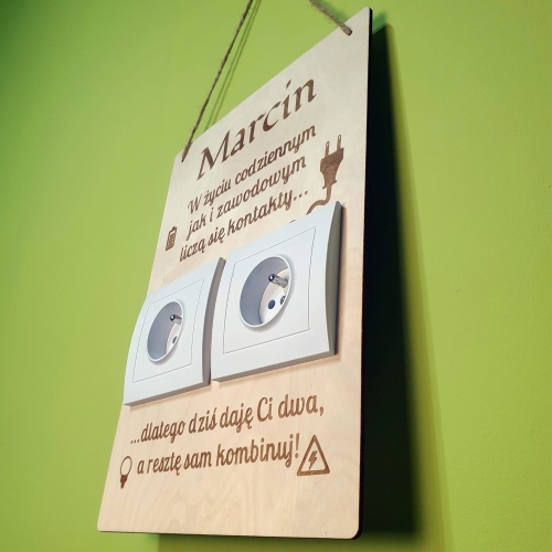 Tabliczka z kontaktami i wygrawerowane IMIĘ