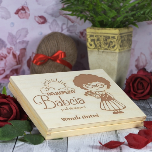 Pudełko na czekoladki Merci prezent dla Babci Dzień Babci grawer