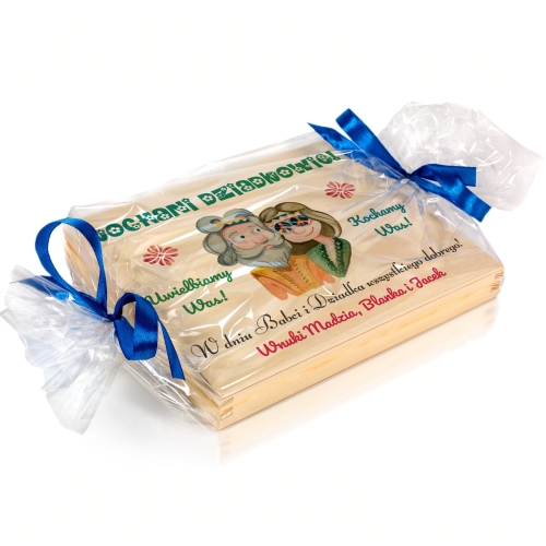 DREWNIANE PUDEŁKO NA MERCI na dzień babci i dzień dziadka