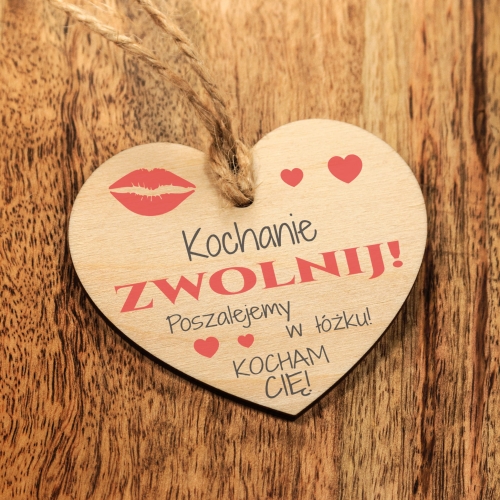 Zawieszka do auta KOCHANIE ZWOLNIJ super prezent na Walentynki