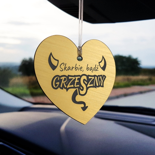 UPOMINEK NA DZIEŃ ZAKOCHANYCH zawieszka do auta złote serce imię