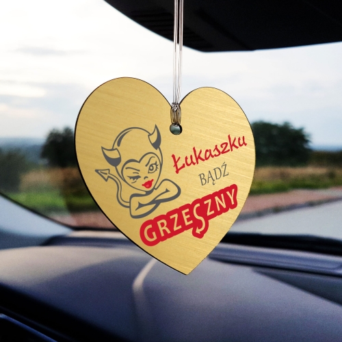 Złota zawieszka do auta gadżet na lusterko prezent na Walentynki