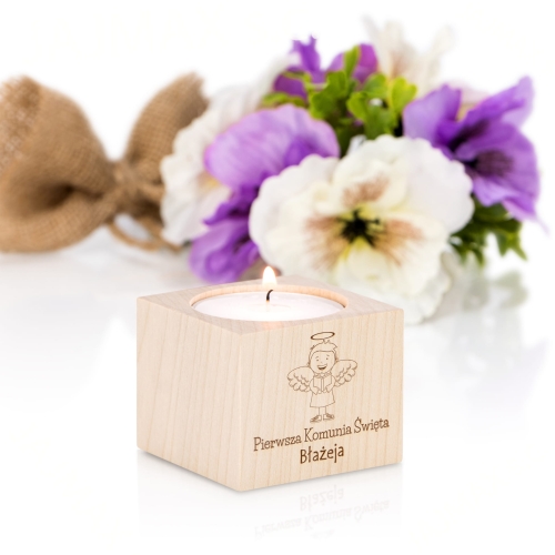 Świecznik z motywem anioła symboliczne podziękowanie dla gości Komunii