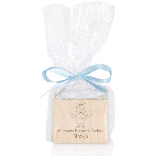 Świecznik z motywem anioła symboliczne podziękowanie dla gości Komunii