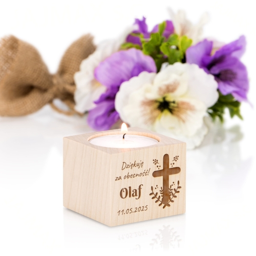 Drewniany świecznik z dedykacją pamiątka i podziękowanie na Komunię
