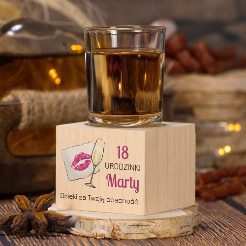 ŚWIECZNIK podziękowanie dla gości na 18 urodziny nadruk