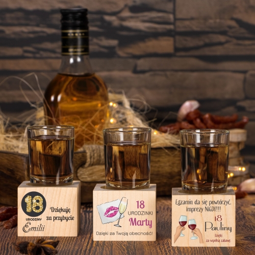 ŚWIECZNIK podziękowanie dla gości na 18 urodziny nadruk