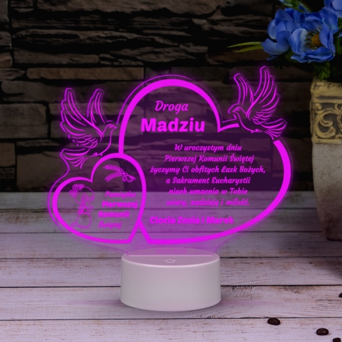 Wyjątkowa statuetka LED z indywidualnym grawerem jako niezapomniana pamiątka komunii dla dziewczynki