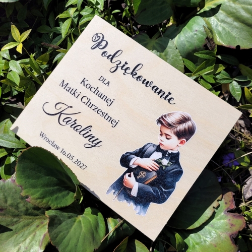 Podaruj Merci w drewnianym pudełku jako oryginalne podziękowanie dla Matki Chrzestnej