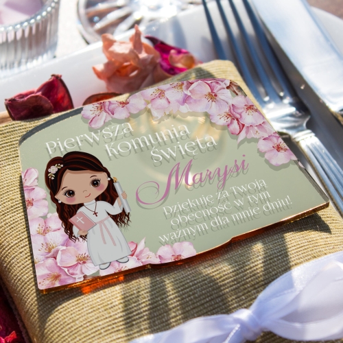 Podaruj złoty magnes z grawerem jako wyjątkowe podziękowanie na komunię