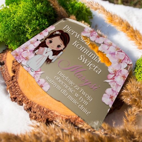 Podaruj złoty magnes z grawerem jako wyjątkowe podziękowanie na komunię