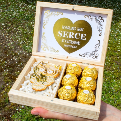 Złoty box prezentowy dla nauczyciela magnes sowa i czekoladki na podziękowanie