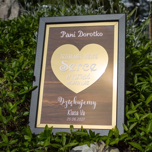 Ramka z dedykacją i złotym motywem podziękowanie dla nauczyciela na koniec roku