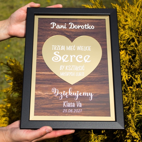 Ramka z dedykacją i złotym motywem podziękowanie dla nauczyciela na koniec roku
