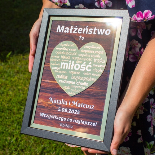 PREZENT DLA NOWOŻEŃCÓW ramka złote serce imiona pary młodej ze ZŁOCENIEM