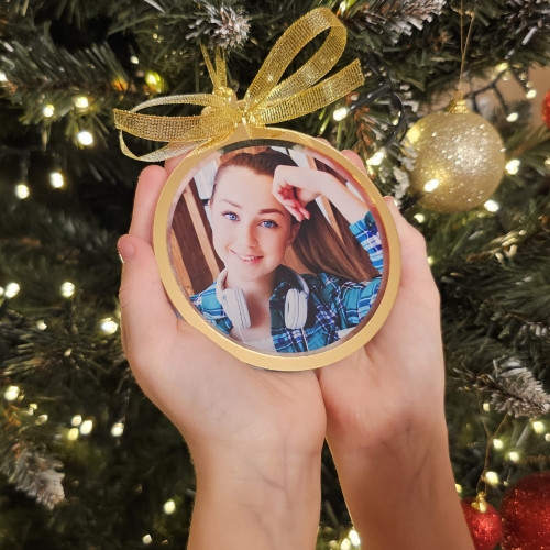 Bombka choinkowa z Twoim zdjęciem – personalizowana ozdoba świąteczna