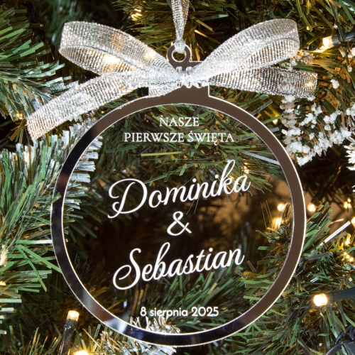 Szklana bombka na pierwsze wspólne święta – personalizowana pamiątka z imionami