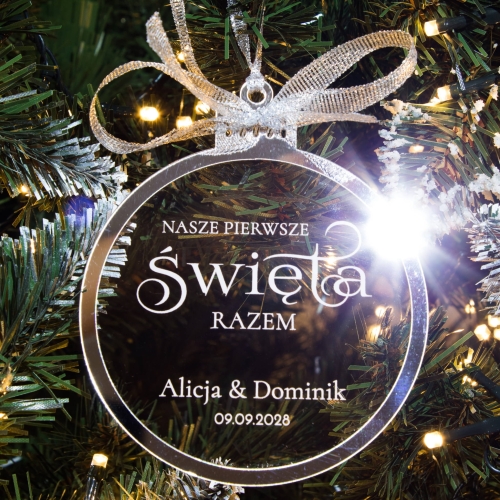 Personalizowana bombka świąteczna z dedykacją – wyjątkowy prezent dla pary