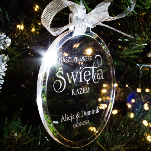 Personalizowana bombka świąteczna z dedykacją – wyjątkowy prezent dla pary