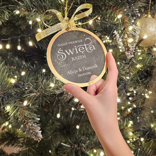 Personalizowana bombka świąteczna z dedykacją – wyjątkowy prezent dla pary
