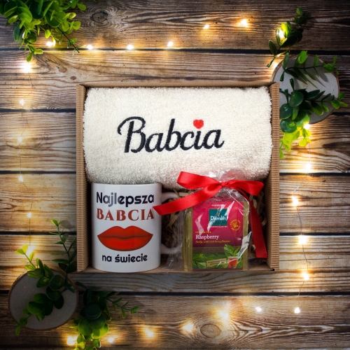 zestaw prezentowy na Dzień Babci KUBEK HERBATA I RĘCZNIK DLA BABCI 