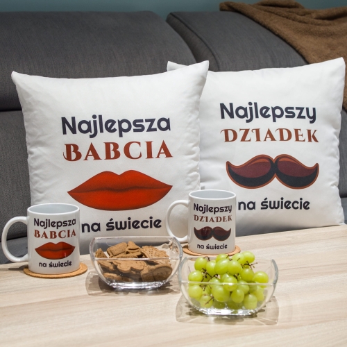 Kubek i poduszka na Dzien Babci elegancki prezent dla dziadków