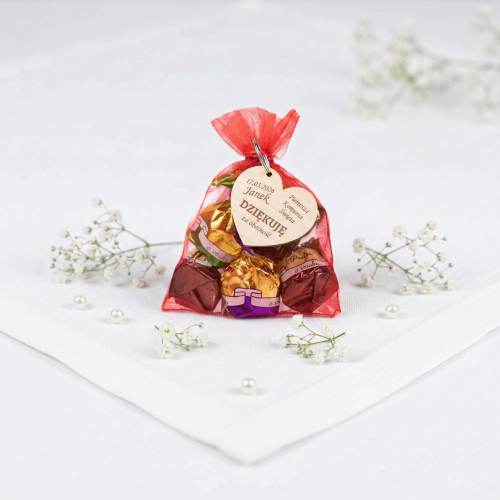 Cukierki w woreczku i brelok serce UPOMINKI DLA GOŚCI KOMUNIA