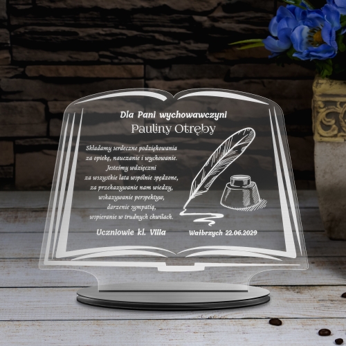 Statuetka książka prezent dla wychowawcy nauczyciela z grawerem