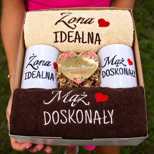 Prezent na Ślub Zestaw Ręczniki Kubki Serce z Grawerem