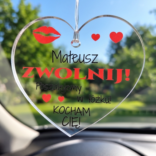 Akrylowa Zawieszka Zwolnij z Imieniem na Dzień Chłopaka i Walentynki