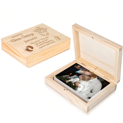 Pudełko na fotografie PREZENT NA CHRZEST dla dziecka grawer