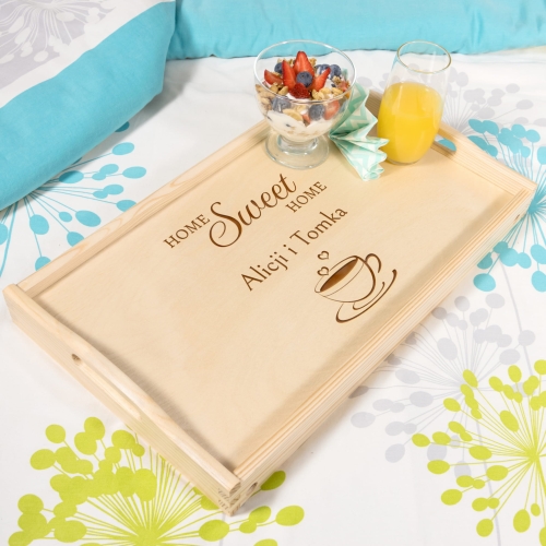 Drewniany stolik do łóżka jasny PREZENT NA PARAPETÓWKĘ grawer