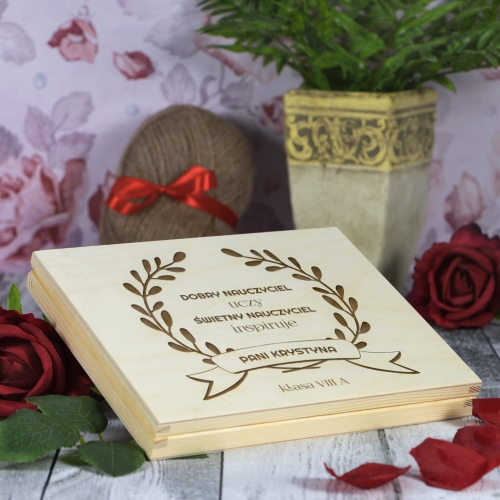 DREWNIANE PUDEŁKO prezent dla wychowawcy grawer