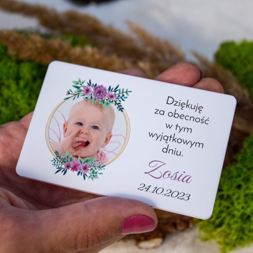 BIAŁY MAGNES ZE ZDJĘCIEM CHRZEST upominki dla gości