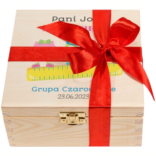 PUDEŁKO PREZENTOWE medal super nauczyciel miody praliny herbata